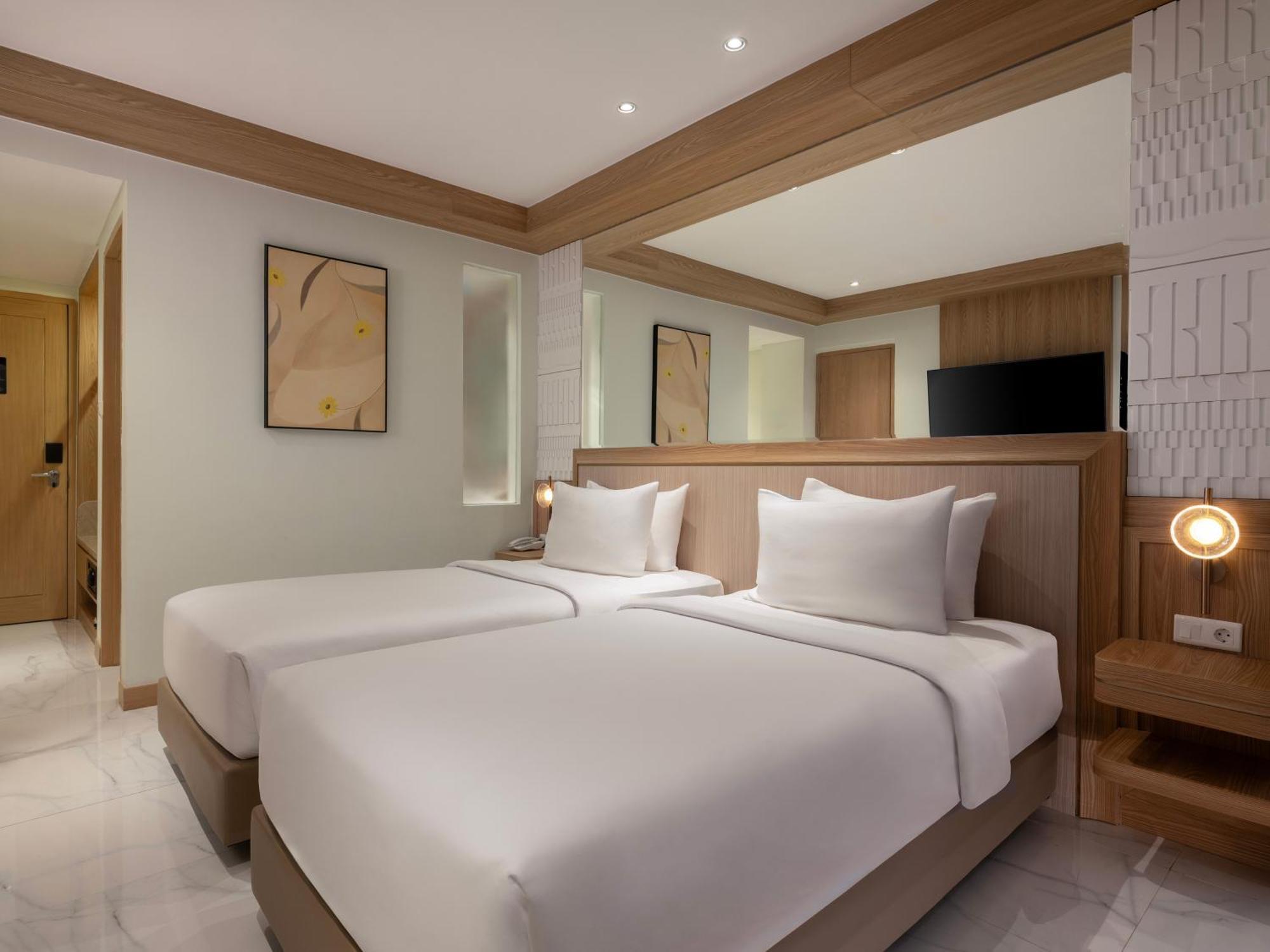 Golden Hill By Golden Tulip Hotel Tlekung Luaran gambar