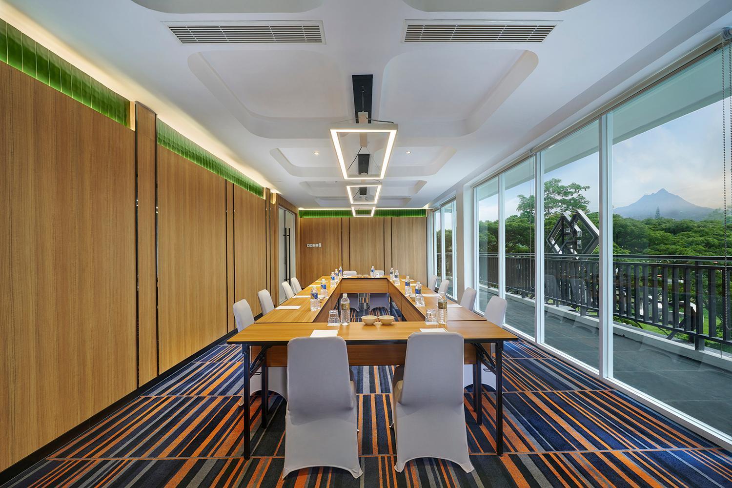 Golden Hill By Golden Tulip Hotel Tlekung Luaran gambar